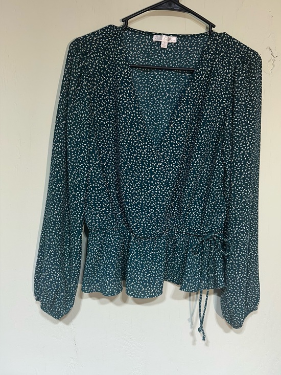 nine britton Tops - Nine Britton green & white faux wrap gathered tie waist long sleeve blouse M